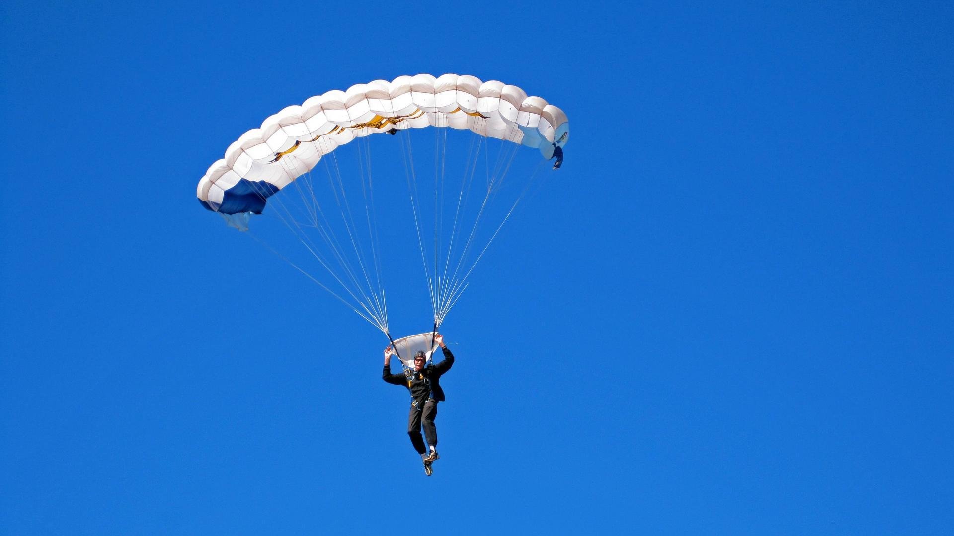 乐鱼体育App下载-青少年体育参与频率与自我认同感关系研究,青少年参加体育运动的动机