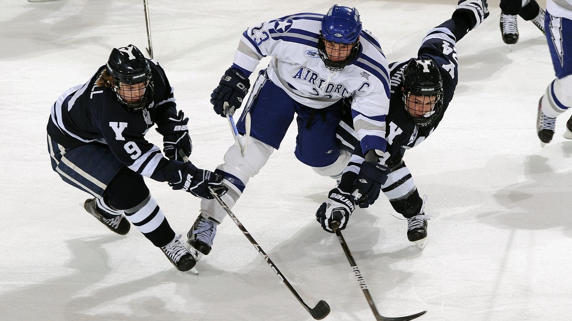 乐鱼电竞-米兰双雄奋力争冠,意甲竞争日趋激烈